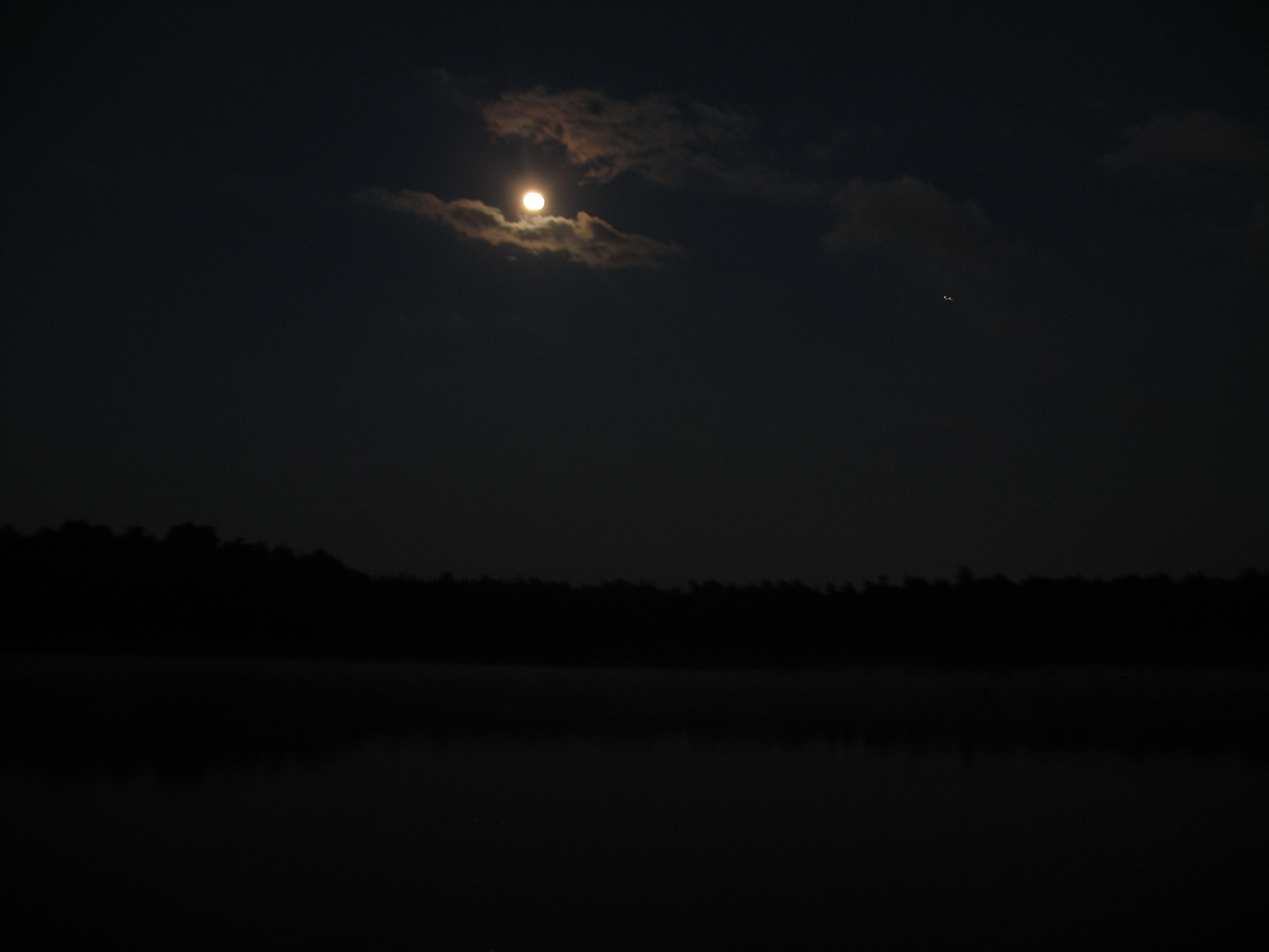 Zapadlisko nocą